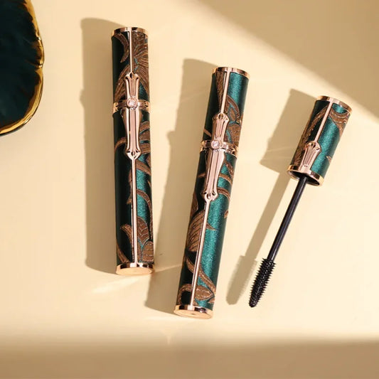 LashLuxe Silk Fiber Mascara – Waterproof, Smudge-Proof & Lengthening