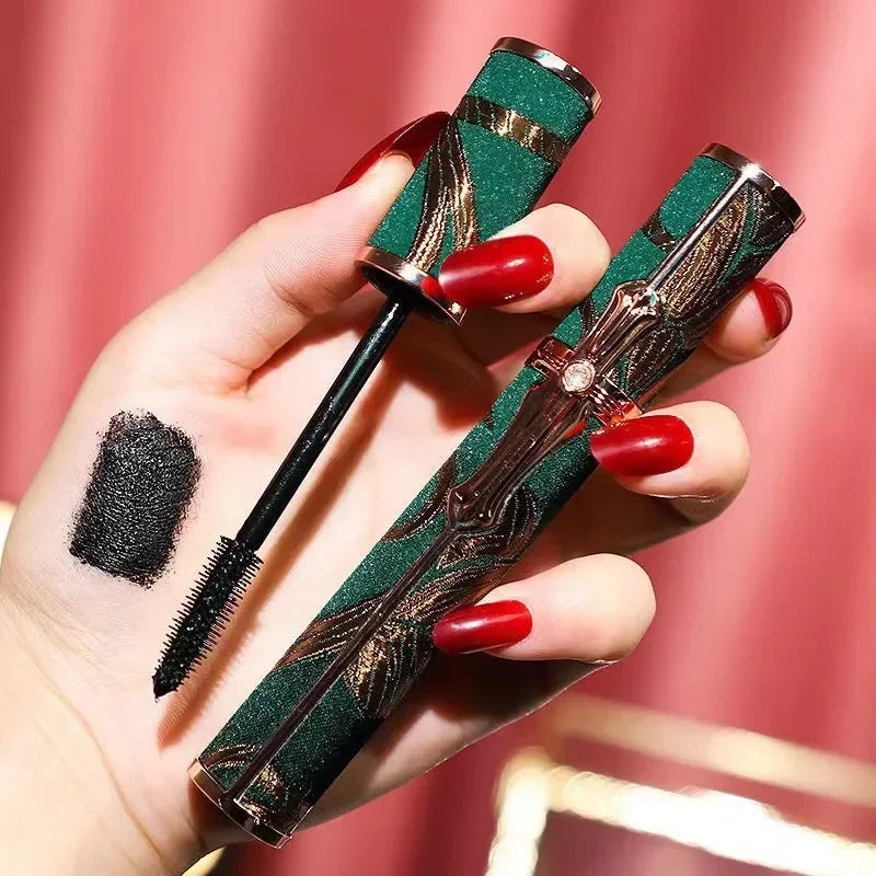 LashLuxe Silk Fiber Mascara – Waterproof, Smudge-Proof & Lengthening